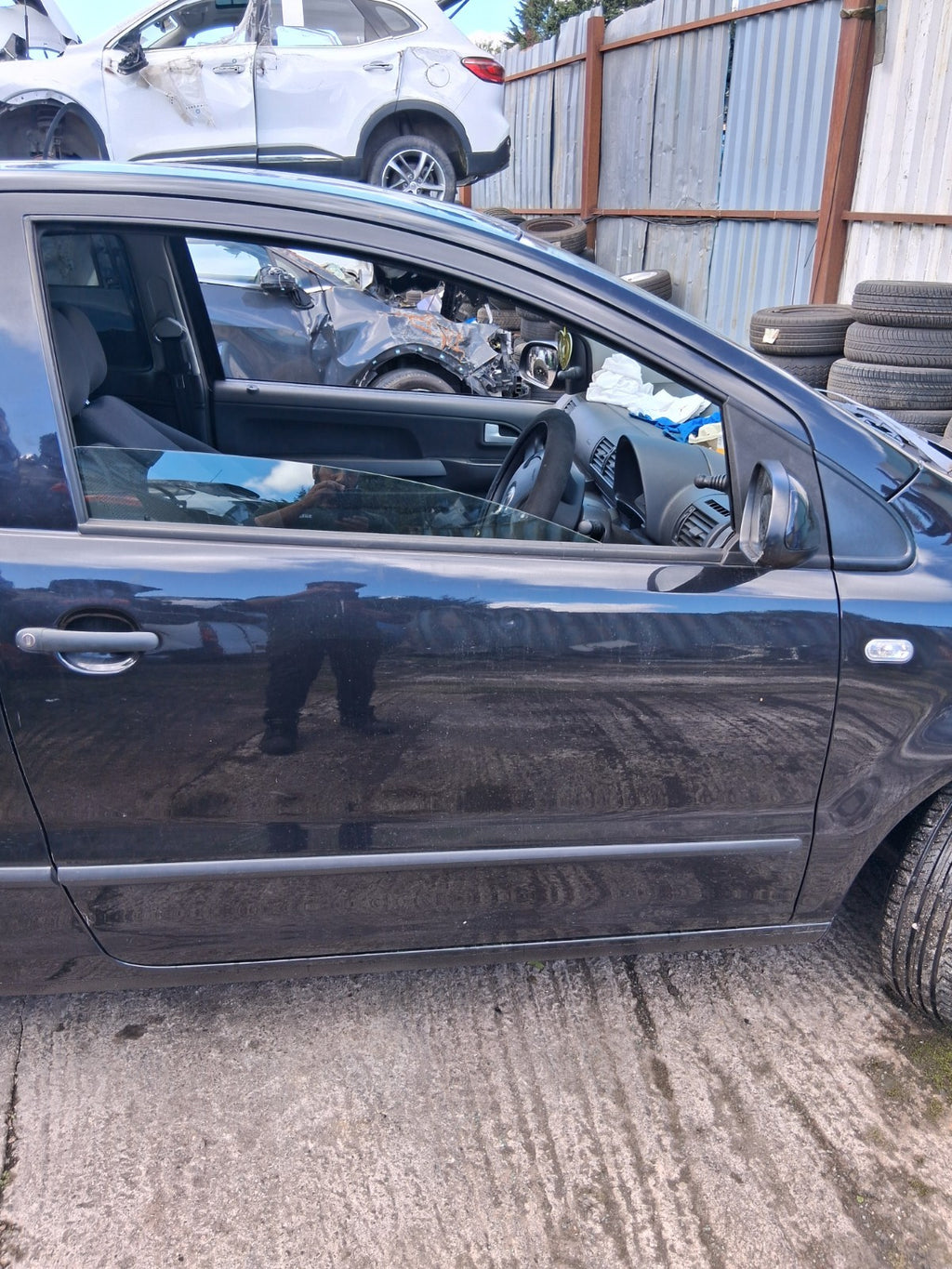 2011 VW VOLKSWAGEN FOX 3 DOOR OS DRIVER SIDE FRONT RIGHT BARE DOOR BLACK
