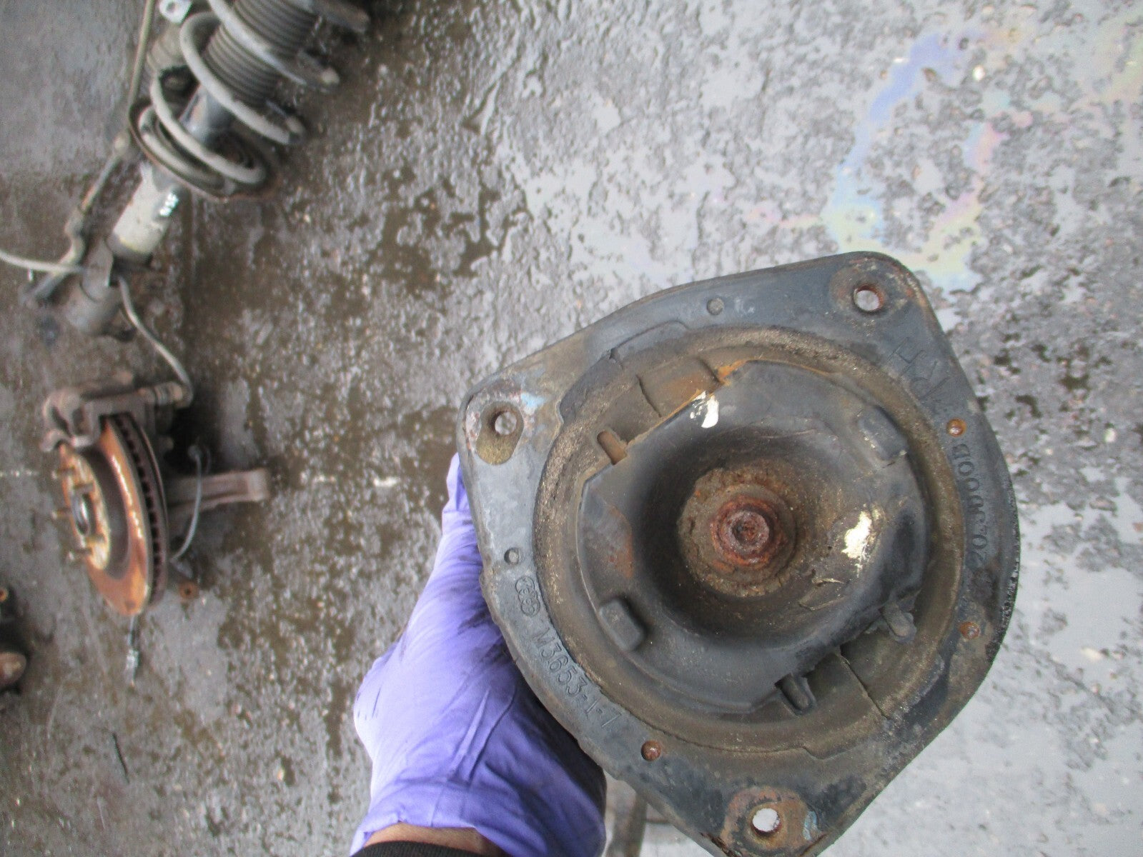 NISSAN QASHQAI J10 2011 1.5 DIESEL OSF DRIVER FRONT HUB & SHOCK ABSORBER