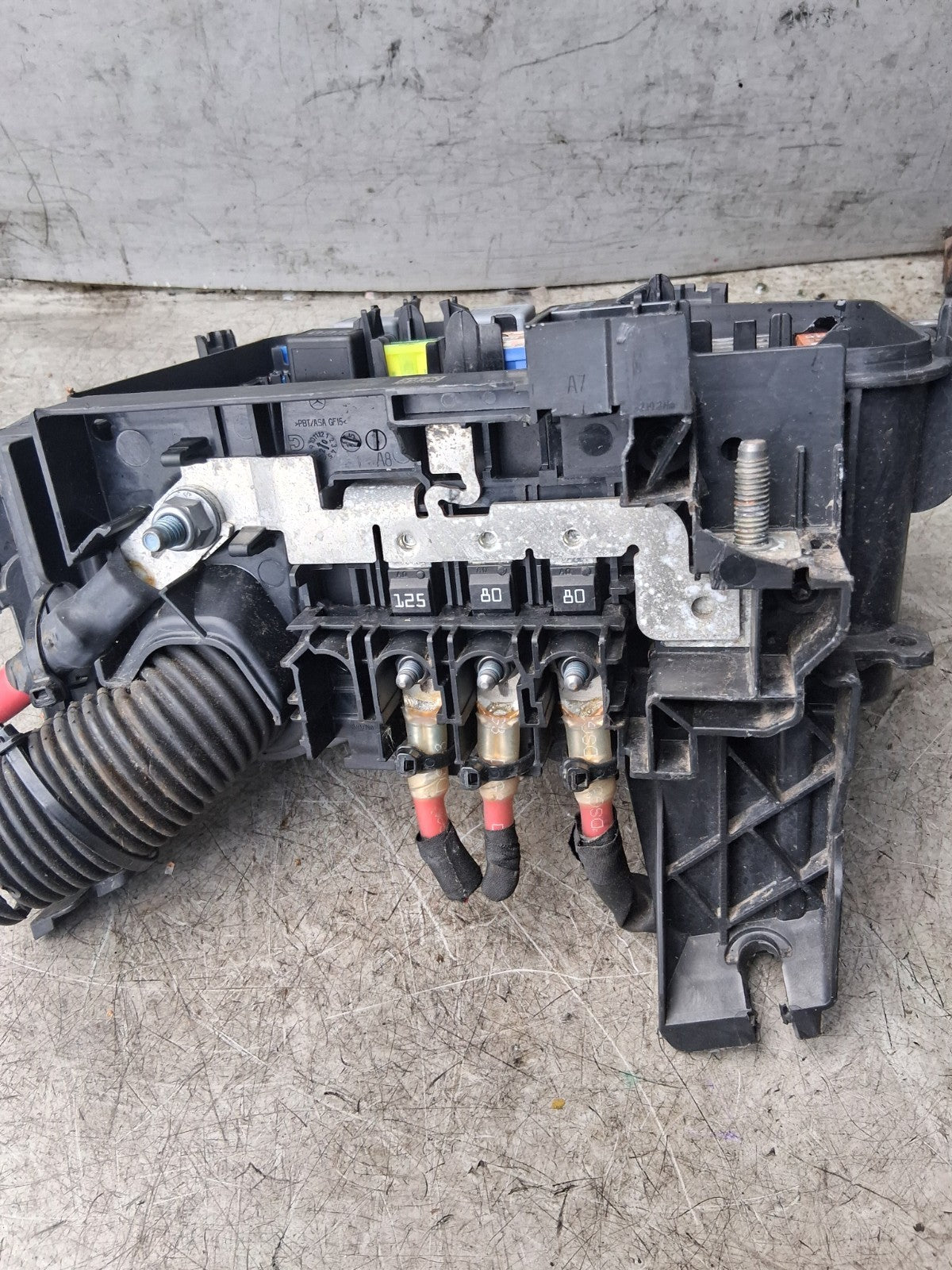 2021 MERCEDES A CLASS DIESEL FUSE BOX A1775404407
