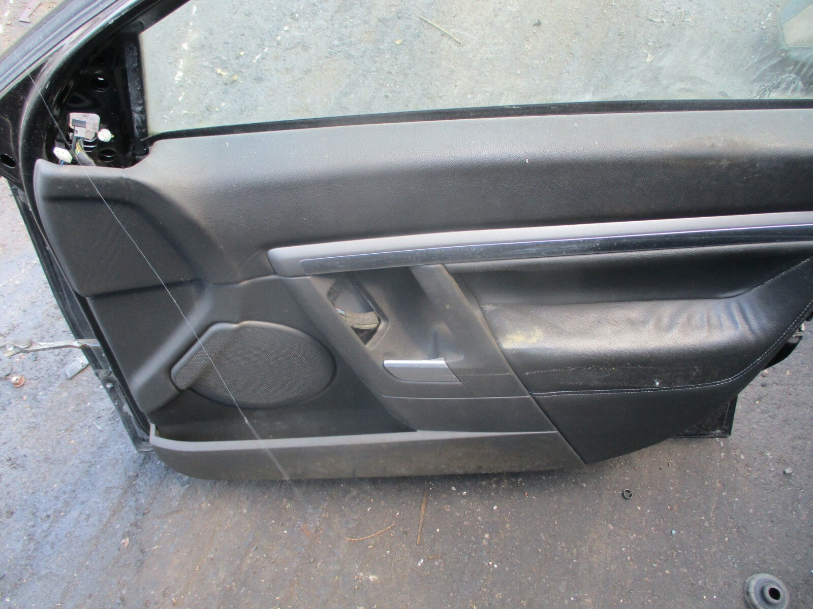 VAUXHALL SIGNUM 2003 - 2008 OSF DRIVER SIDE FRONT DOOR CARD HANDLE GLASS BLACK