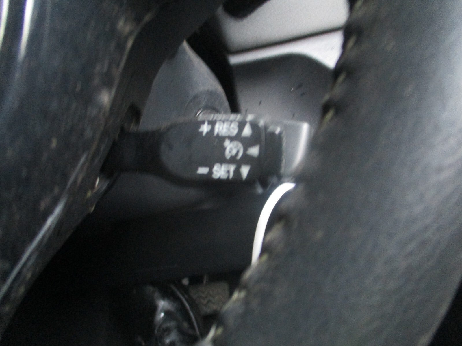 TOYOTA YARIS MK3 2018 3 SPOKE LEATHER MULTIFUNCTION STEERING WHEEL