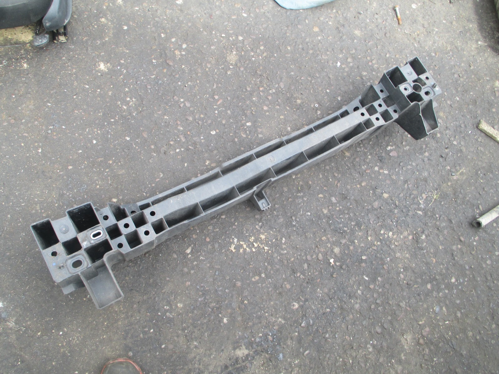 RENAULT CLIO MK3 2010 5 DOOR REAR BUMPER REINFORCEMENT CRASH BAR