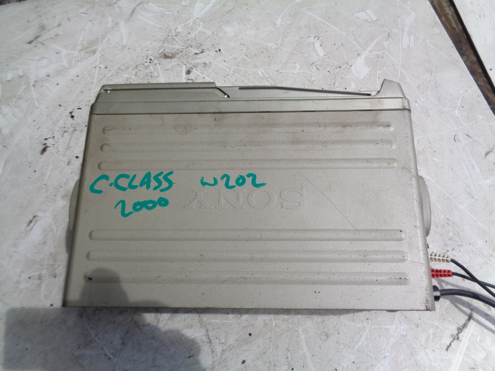 MERCEDES BENZ C CLASS W202 CD CHANGER 1535716