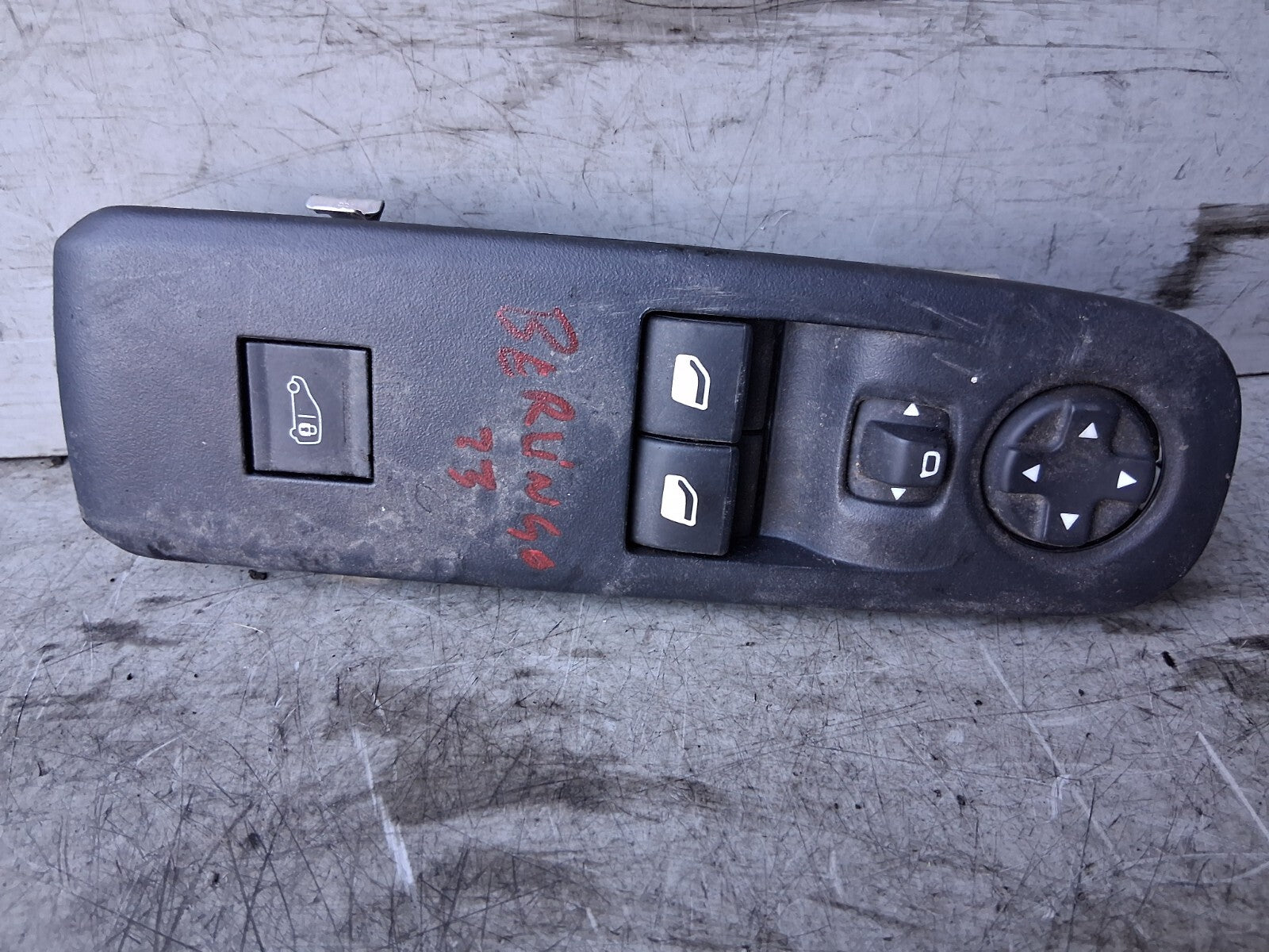 2023 CITROEN BERLINGO MK3 OSF DRIVER SIDE WINDOW CONTROL SWITCH 96783350ZD