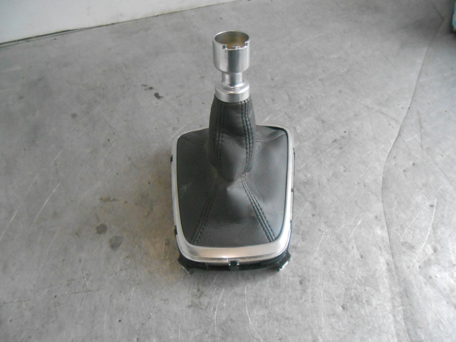 FORD MONDEO CD391 (MK5) 6 SPEED MANUAL GEAR KNOB & GAITER DG9R7P002MB