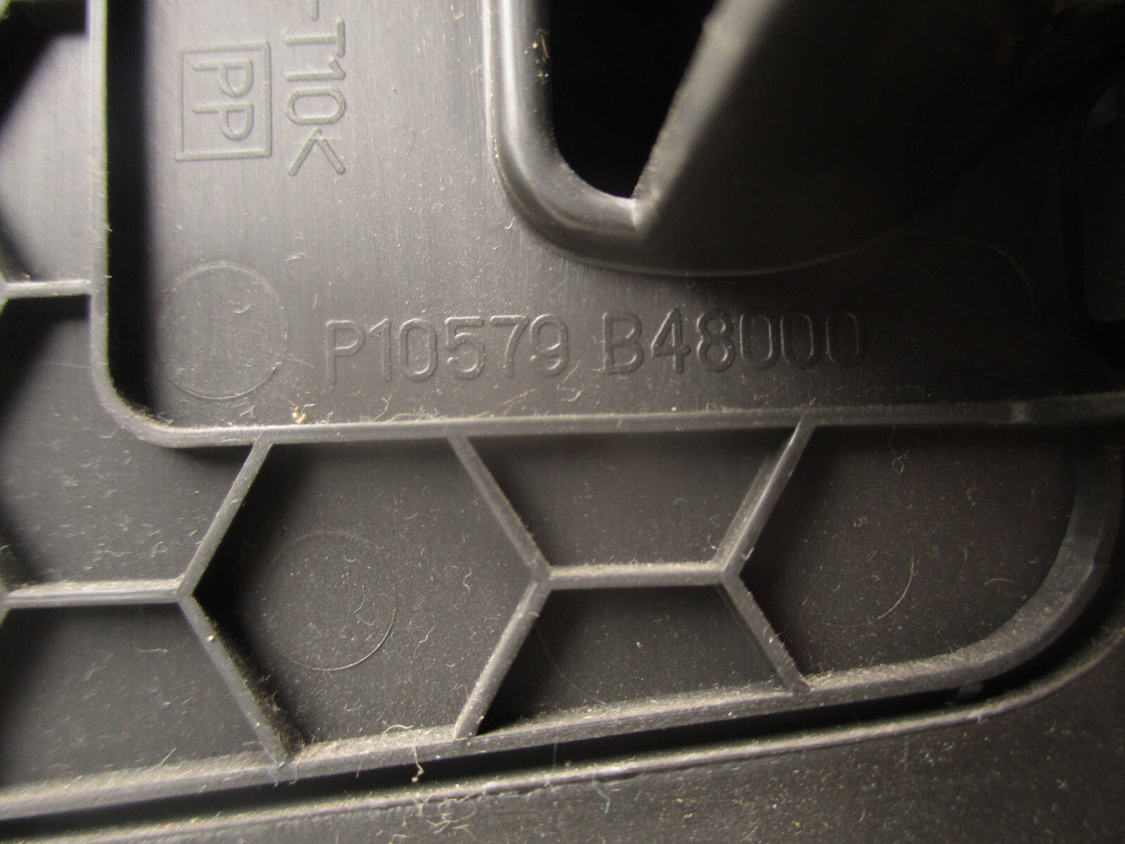 2013 NISSAN CUBE PASSENGER SIDE GLOVE BOX