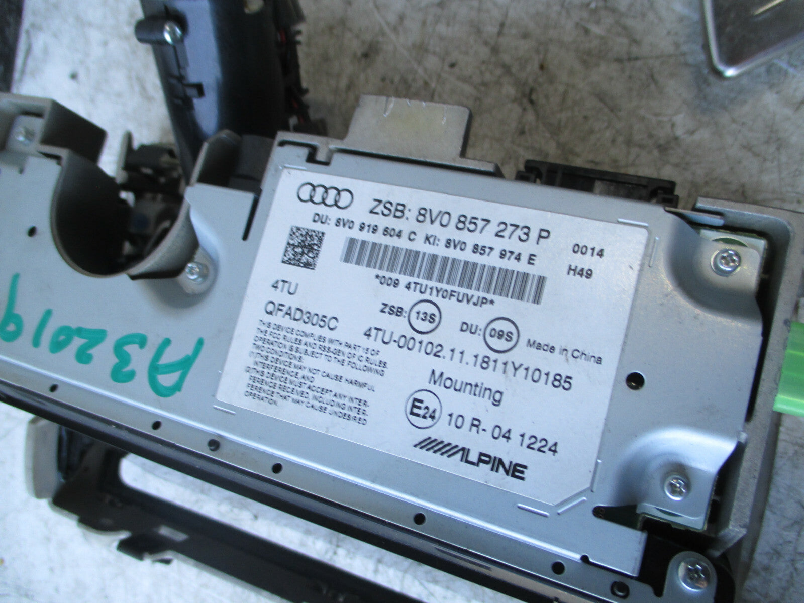 AUDI A3 2019 MK3 8V MULTI FUNCTION DISPLAY SCREEN 8V0857273P