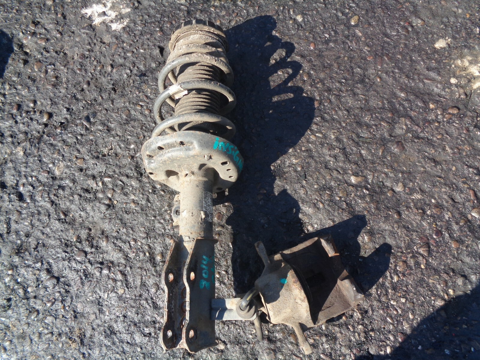 VAUXHALL INSIGNIA MK1 2014 2.0 CDTI OS DRIVER SIDE DAMPER WITH BRAKE CALIPER