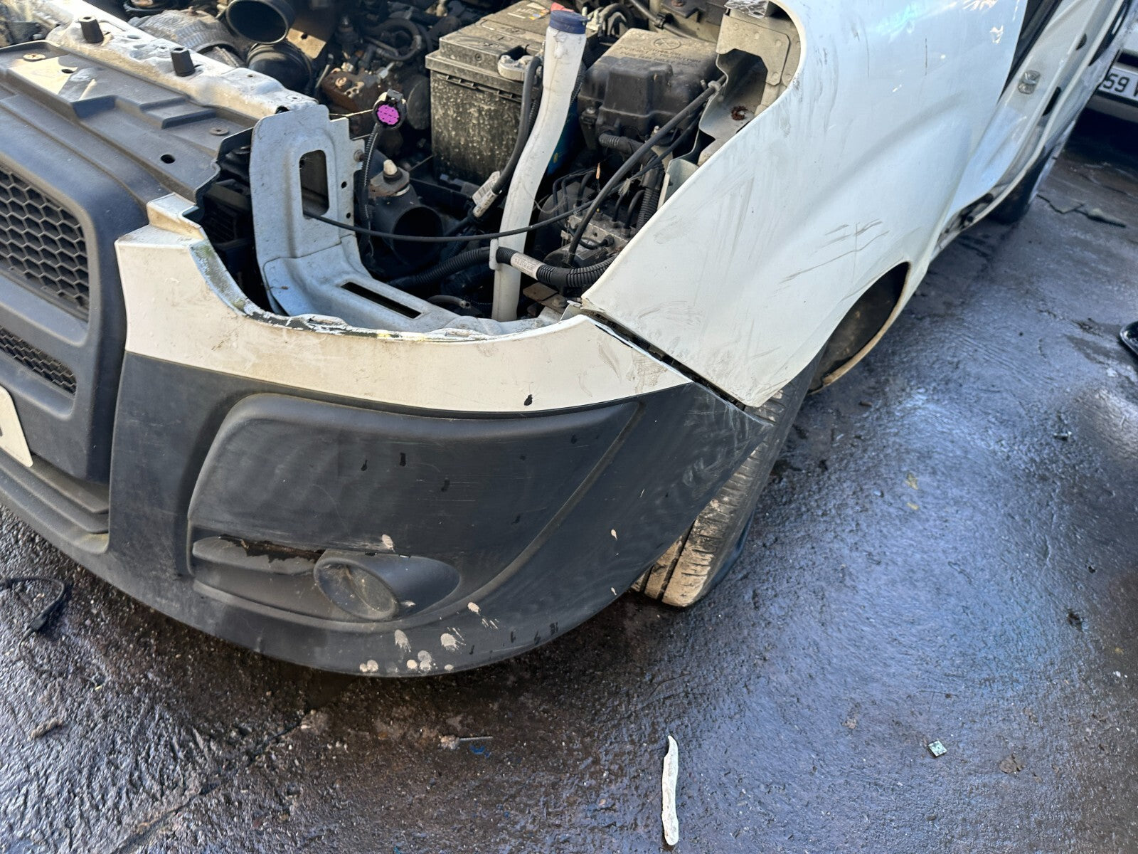 2014 FIAT DOBLO FRONT BUMPER COMPLETE WITH GRILL