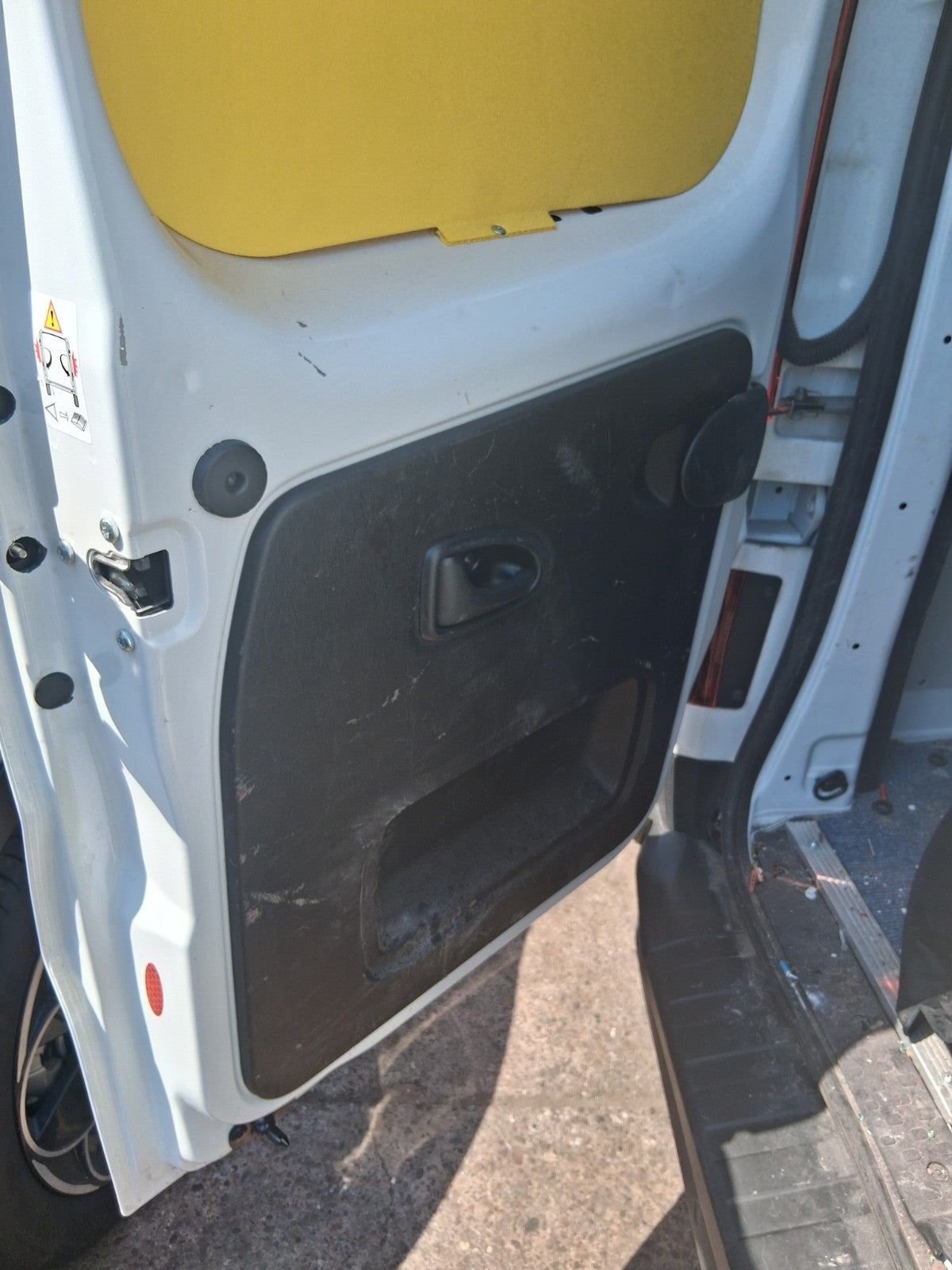 2025 RENAULT TRAFIC X82 MK3 NSR PASSENGER SIDE REAR LEFT COMPLETE DOOR WHITE