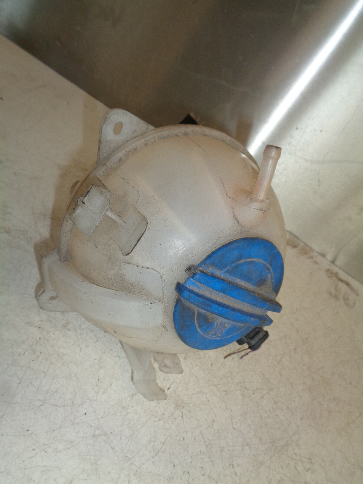 VW VOLKSWAGEN GOLF MK5 1.6 TDI ENGINE COOLANT EXPANSION TANK BOTTLE 1K0121407A