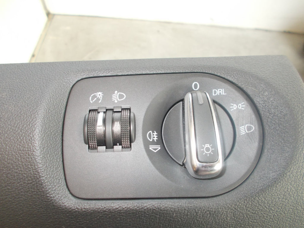AUDI A3 2008 MK2 8P1 LOWER DASHBOARD PANEL TRIM BLACK 8P2863075A