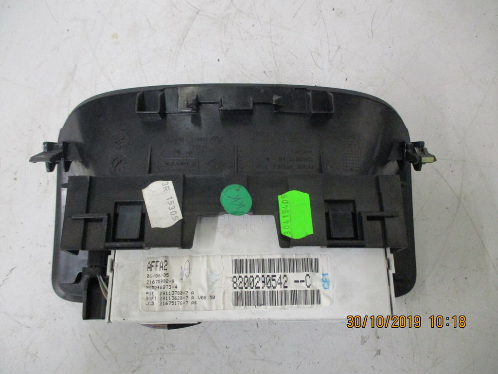 RENAULT LAGUNA MK2 2005 CENTRE DASHBOARD CLOCK RADIO DISPLAY UNIT 8200290542