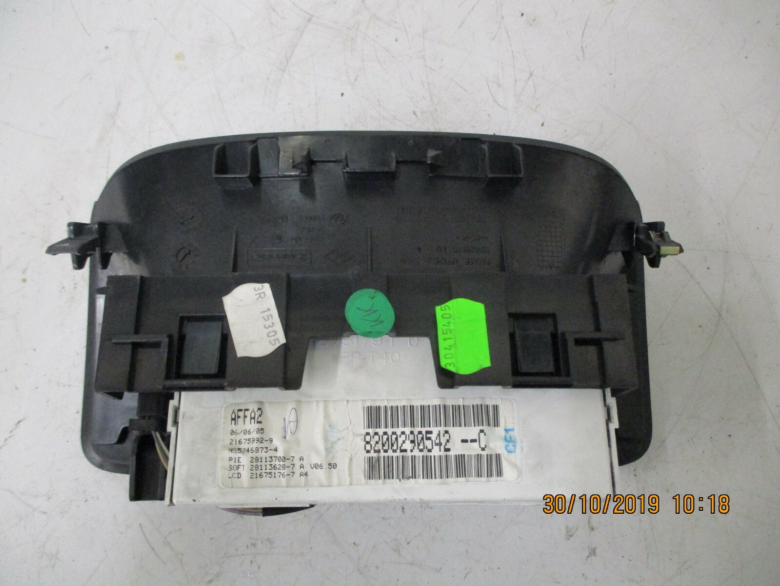 RENAULT LAGUNA MK2 2005 CENTRE DASHBOARD CLOCK RADIO DISPLAY UNIT 8200290542