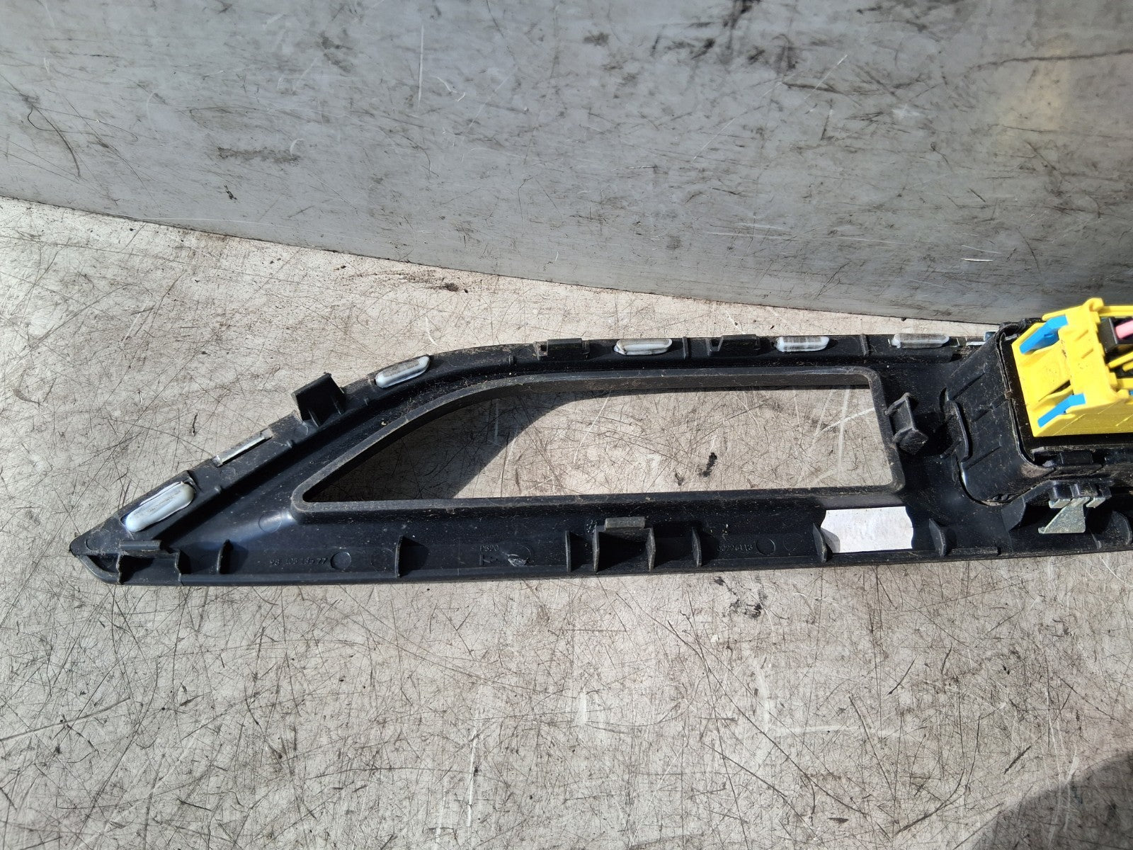 2019 PEUGEOT 5008 MK2 OSF DRIVER SIDE FRONT RIGHT WINDOW CONTROL SWITCH 98319739