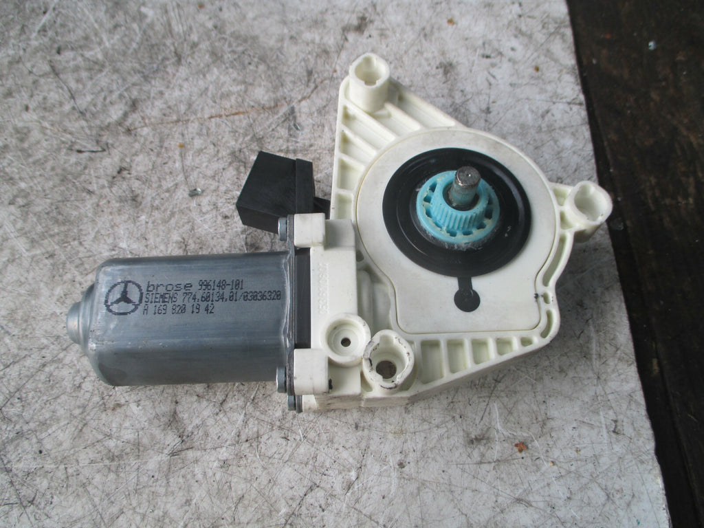 MERCEDES BENZ A CLASS W169 2006 NSR PASSENGER REAR DOOR WINDOW MOTOR A1698201942