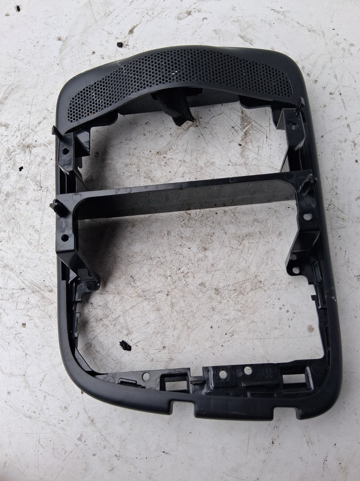 2017 RENAULT CLIO SAT NAV HEAD SURROUND TRIM 682600568R