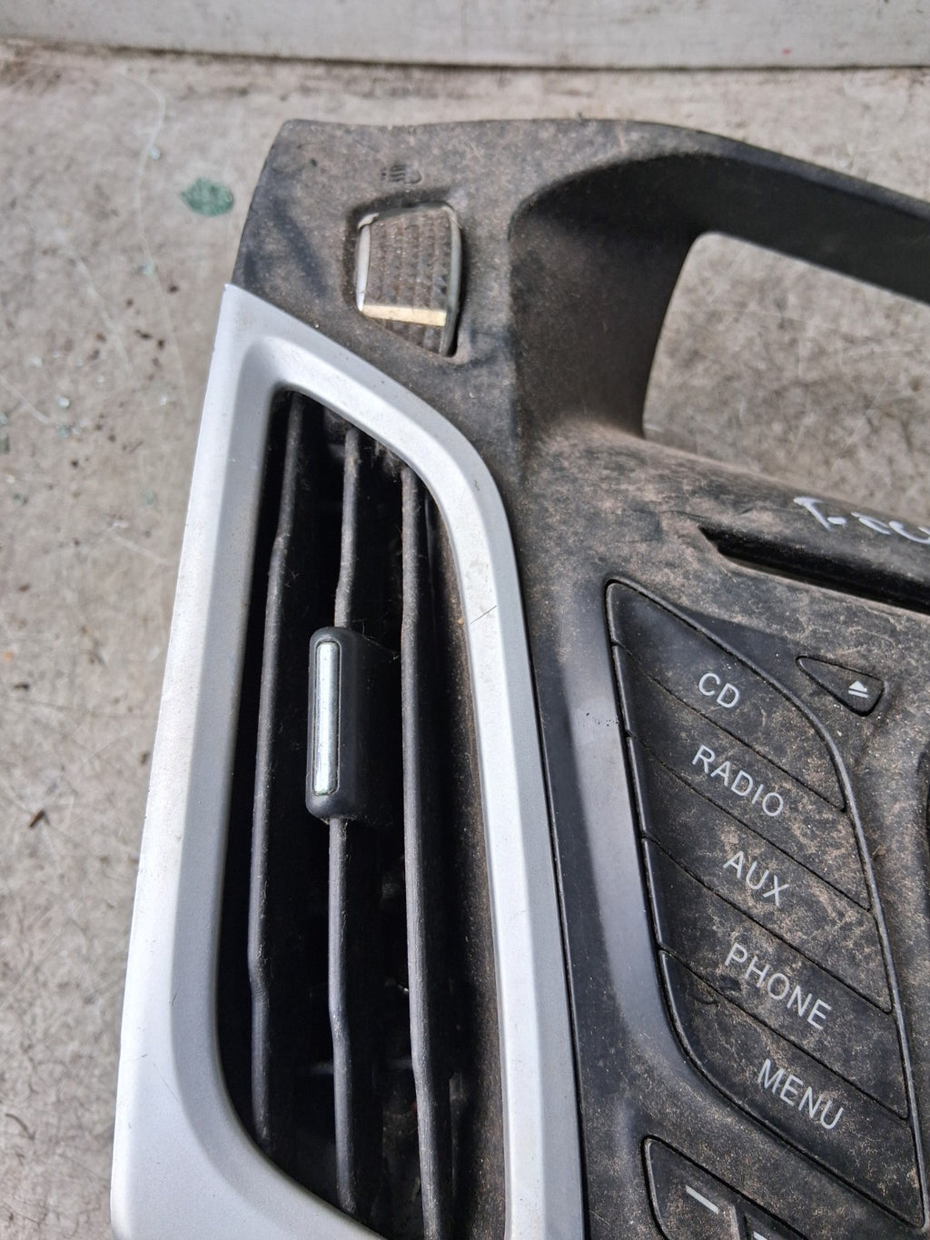 2011 FORD FOCUS CD AUDIO RADIO SYSTEM 100-5939E