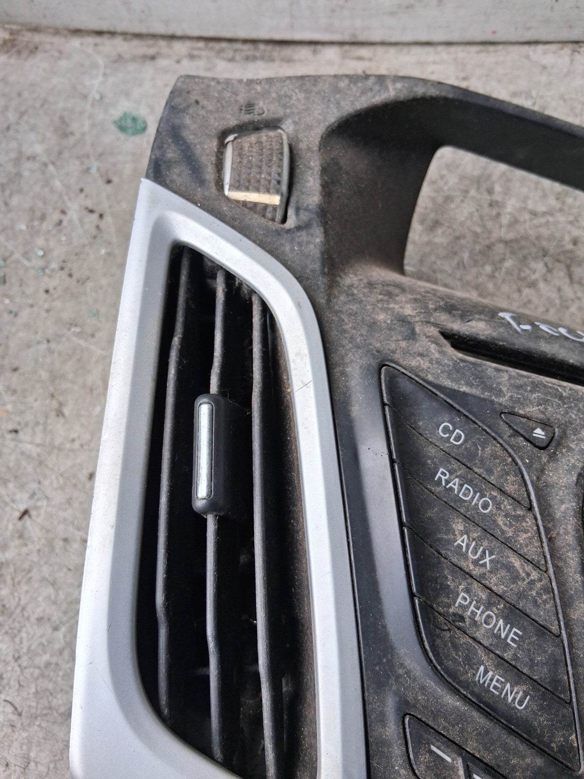 2011 FORD FOCUS CD AUDIO RADIO SYSTEM 100-5939E