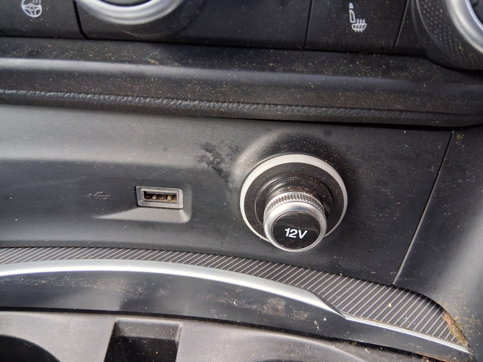 2022 ALFA ROMEO STELVIO 949 4Q USB POWER SOCKET TRIM PANEL