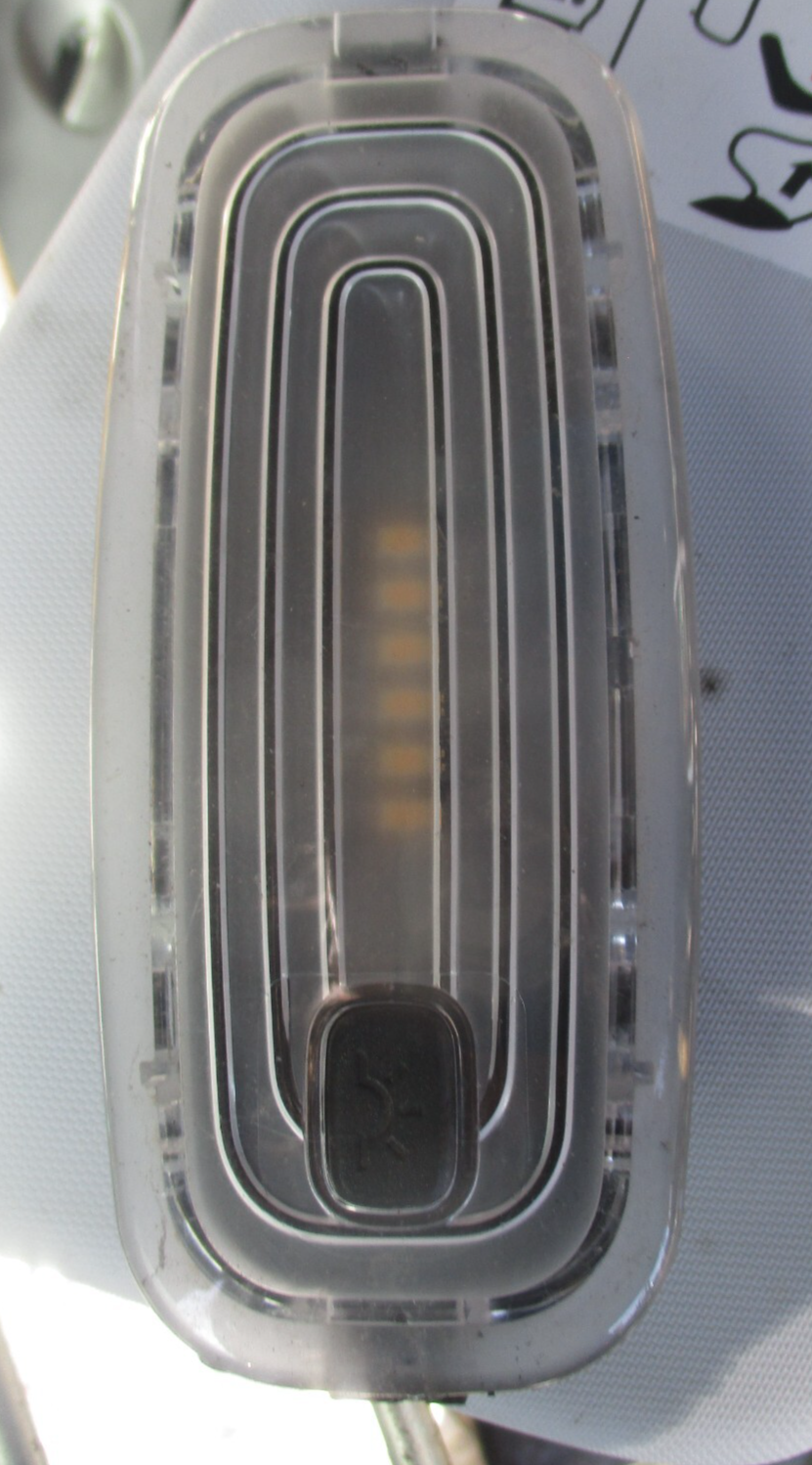 MERCEDES BENZ SPRINTER W907 INTERIOR FRONT ROOF READING LIGHT A910906