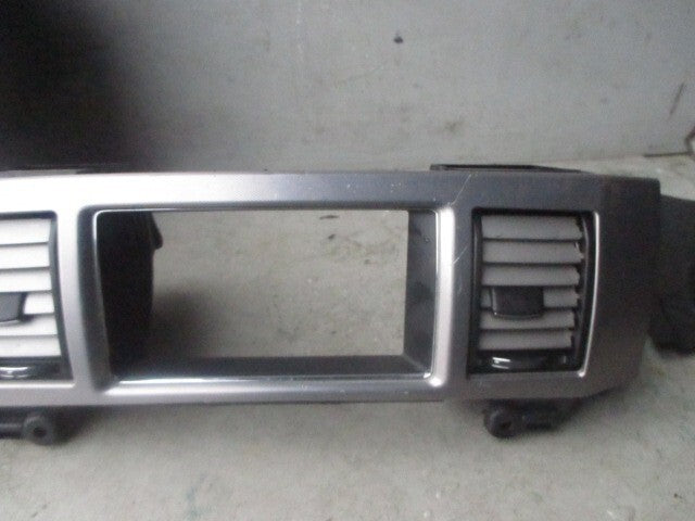 2010 JAGUAR XF FRONT DASHBOARD RADIO SURROUND TRIM & AIR VENTS 8X23-19K617-AH