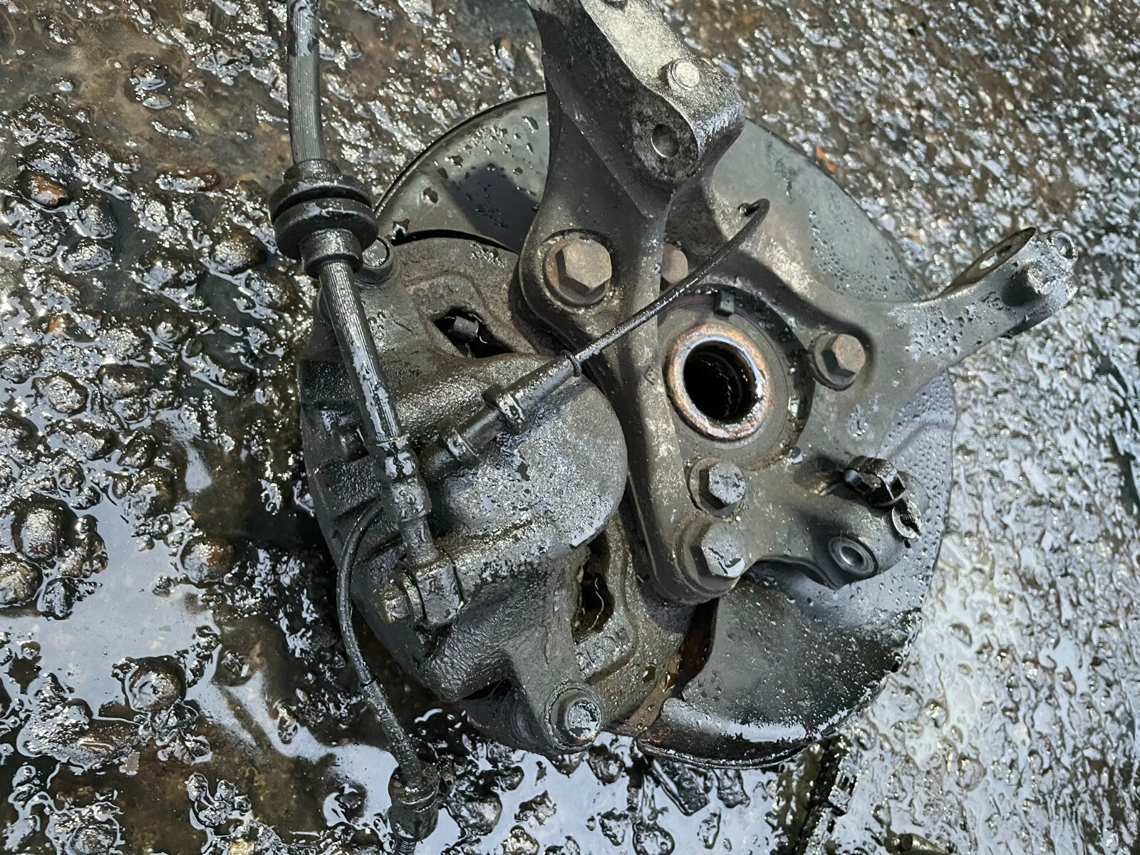 VAUXHALL INSIGNIA A MK1 2.0 DIESEL 2014 OSF DRIVER SIDE FRONT HUB WITH CALIPER