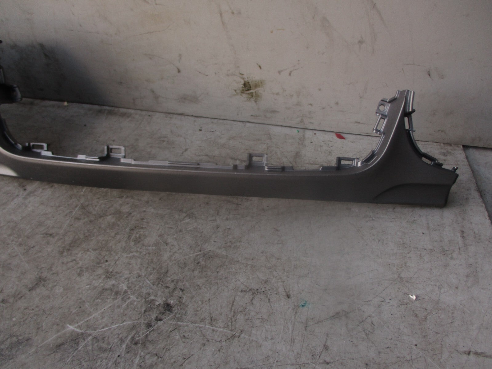 2018 KIA STONIC PASSENGER FRONT AIR VENT & DASHBOARD PANEL COVER TRIM 84721H8RA0