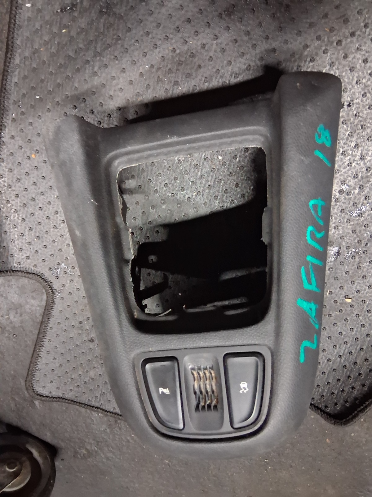 2018 VAUXHALL ZAFIRA C GEARSTICK SURROUND TRIM COVER 13454668