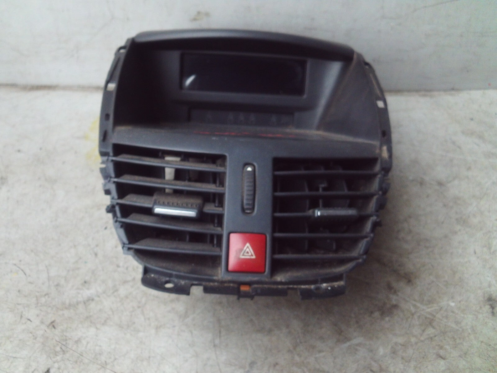 2010 PEUGOET 207 AIR VENT DASH HEATER DASHBOARD CENTRE TRIM SURROUND 96724726ZD