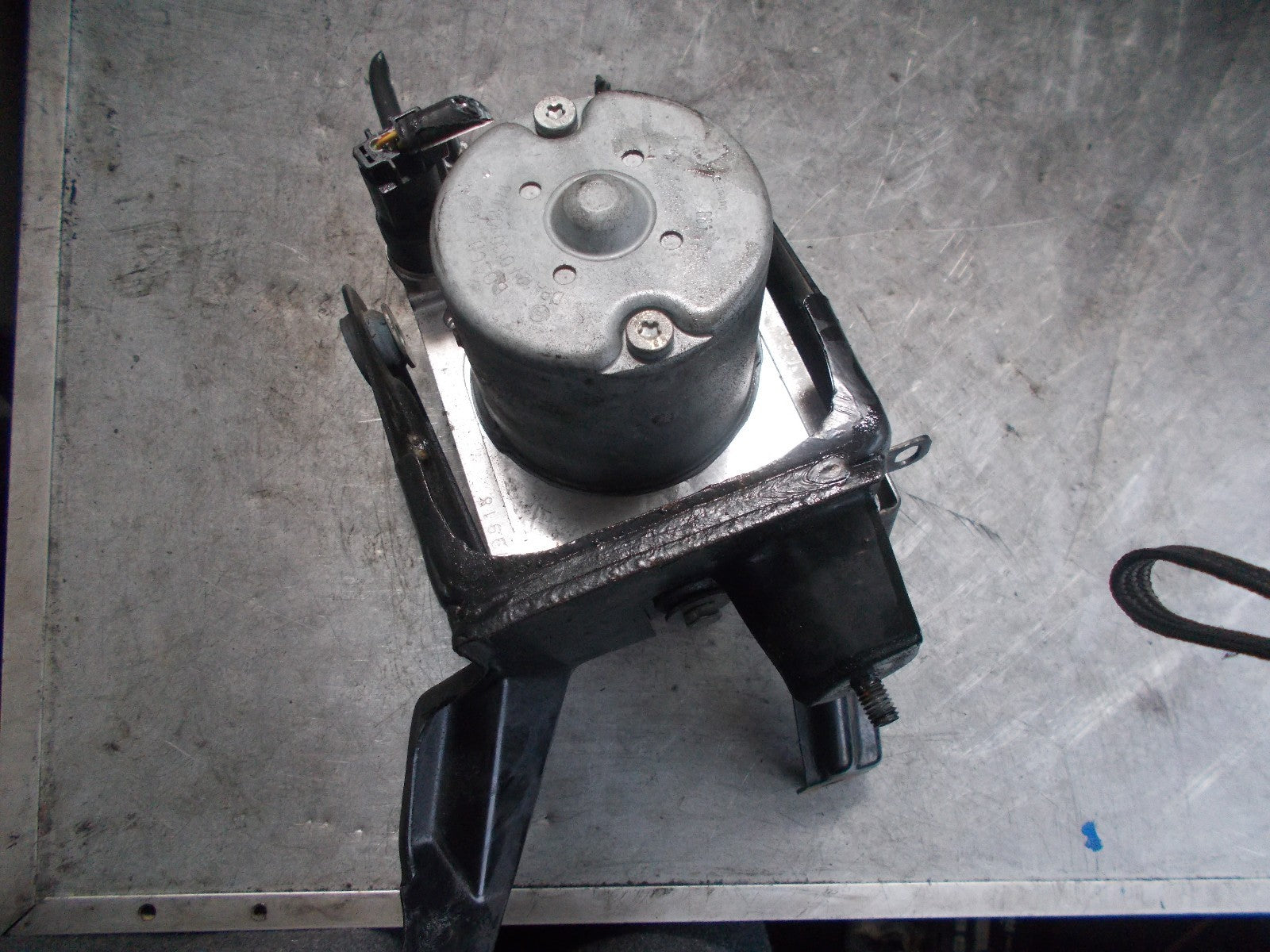 TOYOTA AVENSIS ABS PUMP ECU 89541-05130