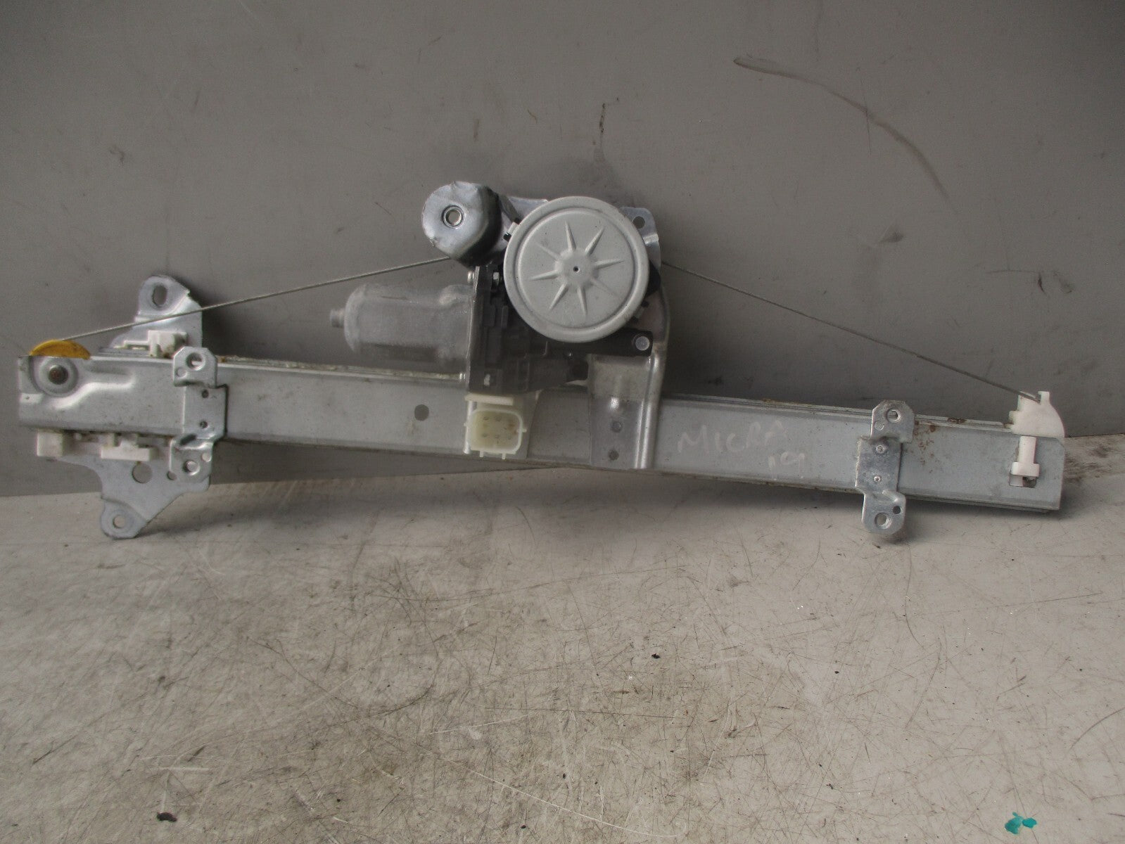 2019 NISSAN MICRA K14 NSF PASSENGER SIDE FRONT LEFT WINDOW MOTOR & REGULATOR