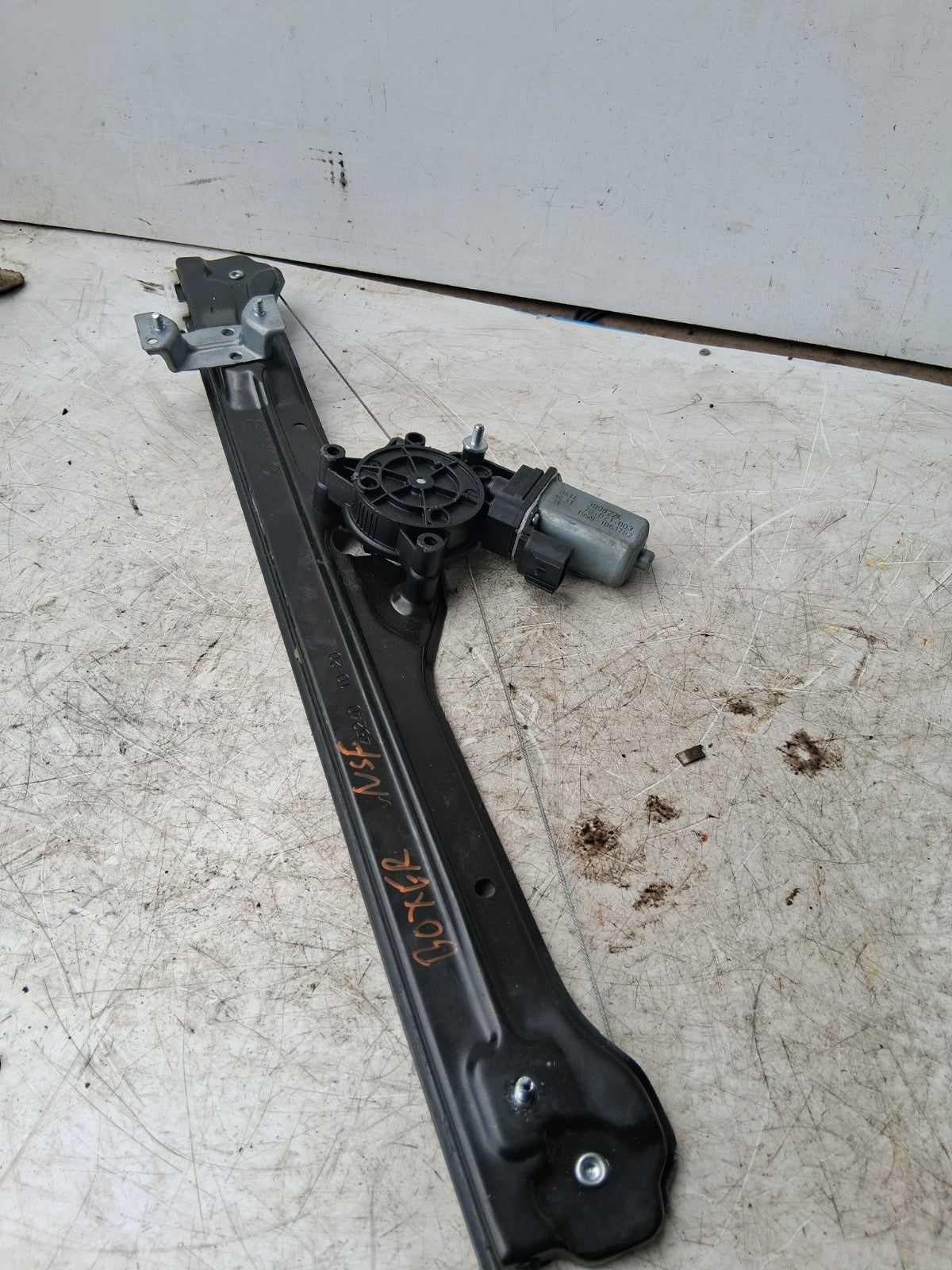 2014 PEUGEOT BOXER NSF PASSENGER SIDE FRONT WINDOW MOTOR REGULATOR 19991061792