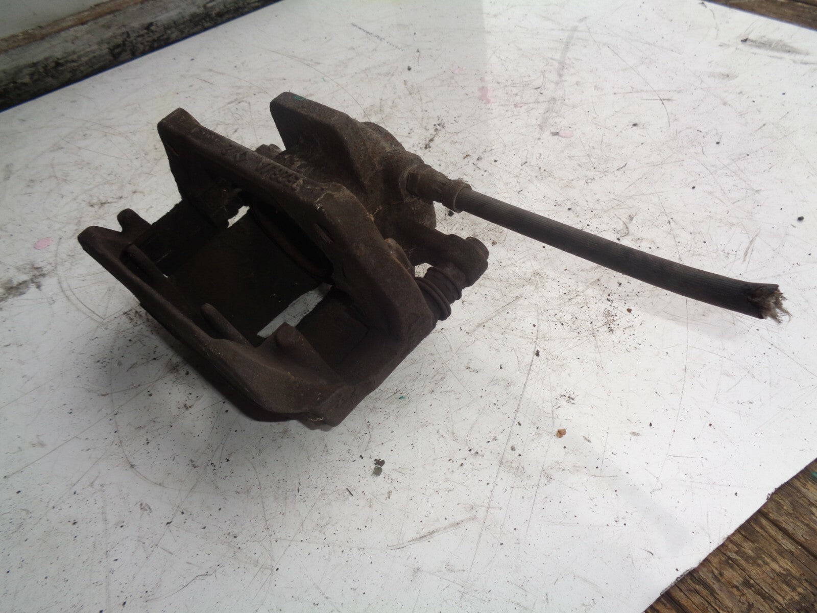 BMW MINI R52 2006 COOPER S 2006 1.6 OFF DRIVER SIDE FRONT BRAKE CALLIPER
