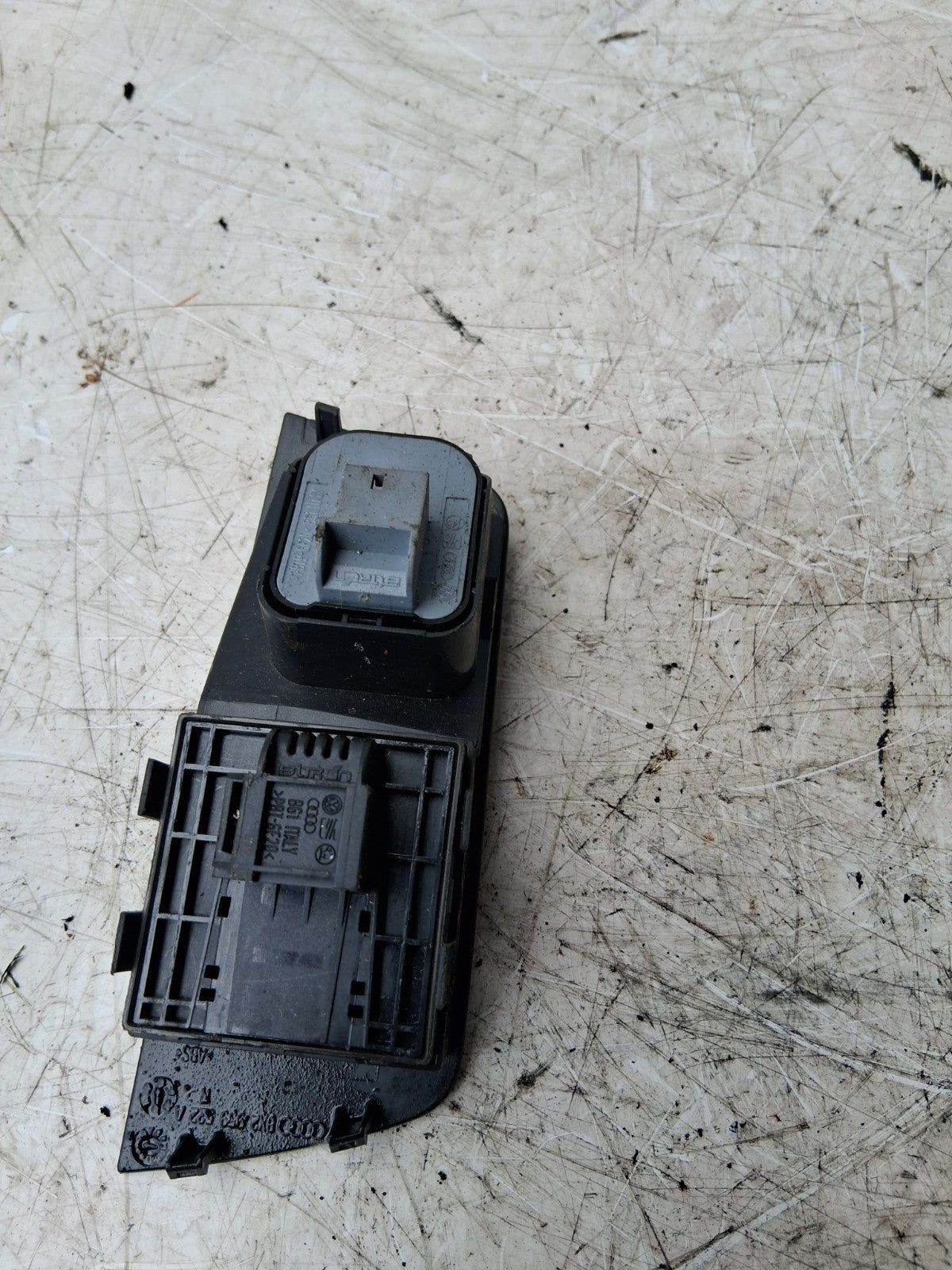 2017 AUDI A1 DOOR OSF DRIVER SIDE FRONT WINDOW CONTROL SWITCH