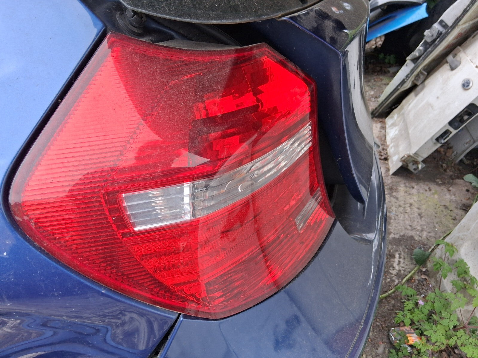 2011 BMW 1 SERIES NSR PASSENGER SIDE REAR LEFT TAIL LIGHT