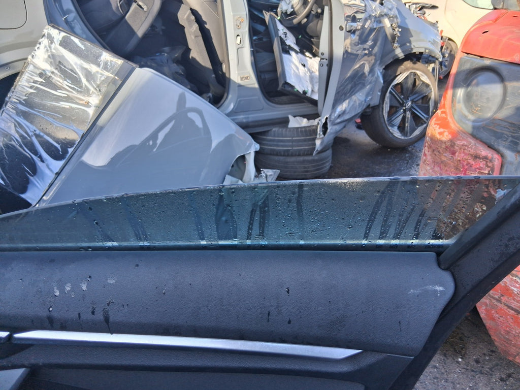 2025 AUDI A3 8Y HATCHBACK OSF DRIVER SIDE FRONT RIGHT WINDOW GLASS