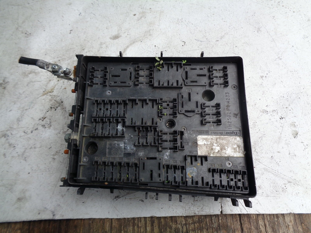VOLKSWAGEN GOLF MK5 1.9 TDI FUSE RELAY BOX 1K0937124H