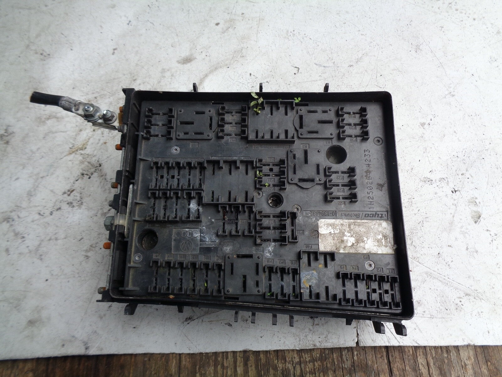 VOLKSWAGEN GOLF MK5 1.9 TDI FUSE RELAY BOX 1K0937124H
