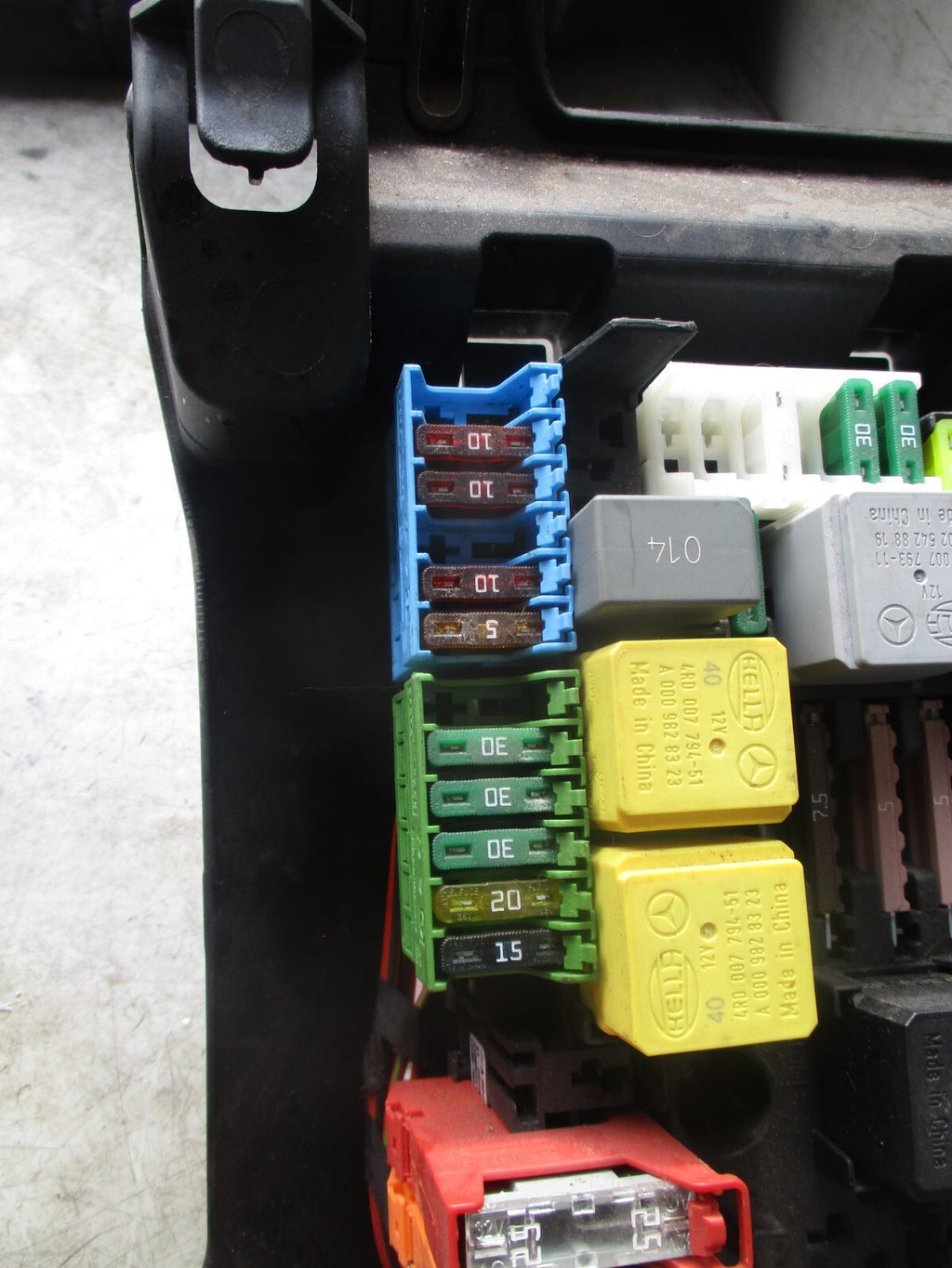 2021 MERCEDES BENZ SPRINTER W907 FUSE BOX RELAY P00170403