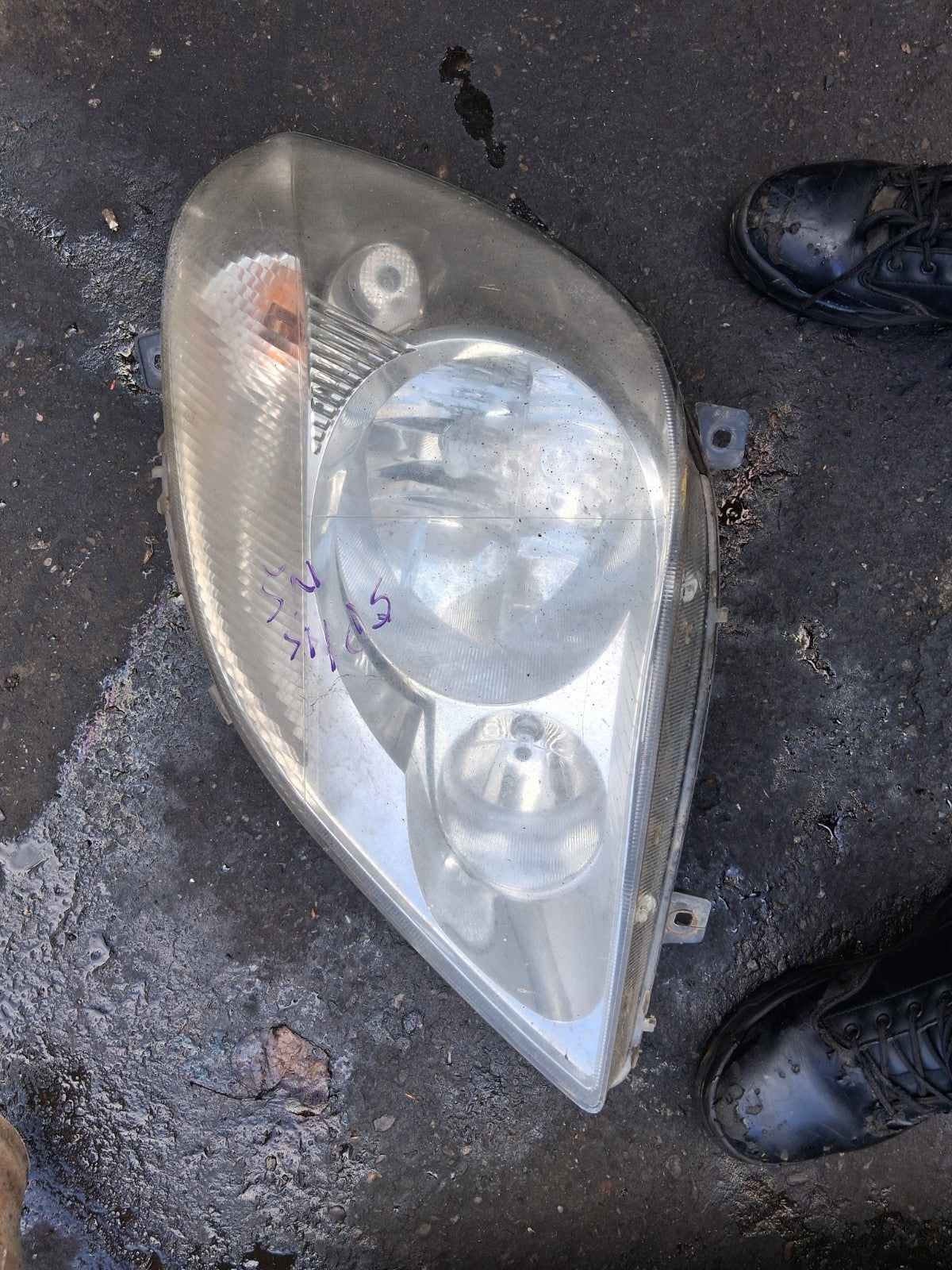 2016 MERCEDES SPRINTER W906 NSF PASSENGER SIDE FRONT LEFT HEADLIGHT A9068200361