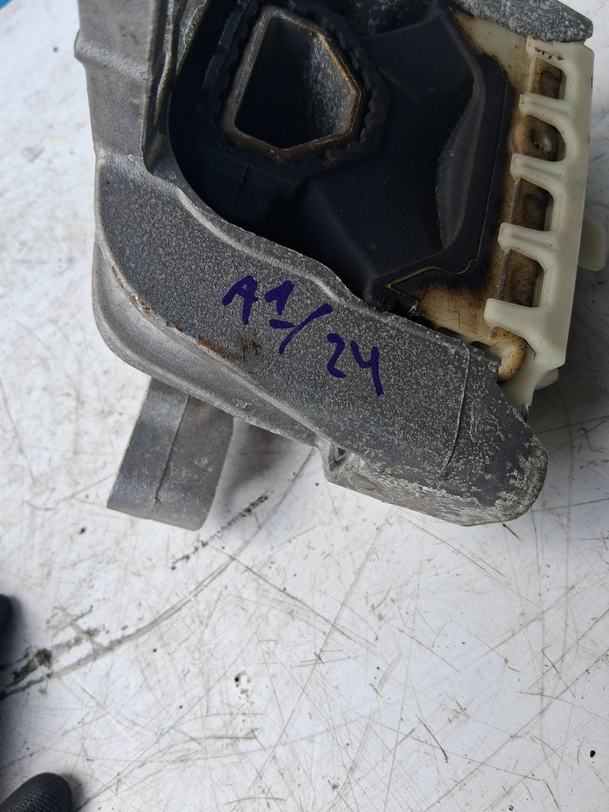 2024 AUDI A1 ENGINE MOUNT 2Q0199262BJ