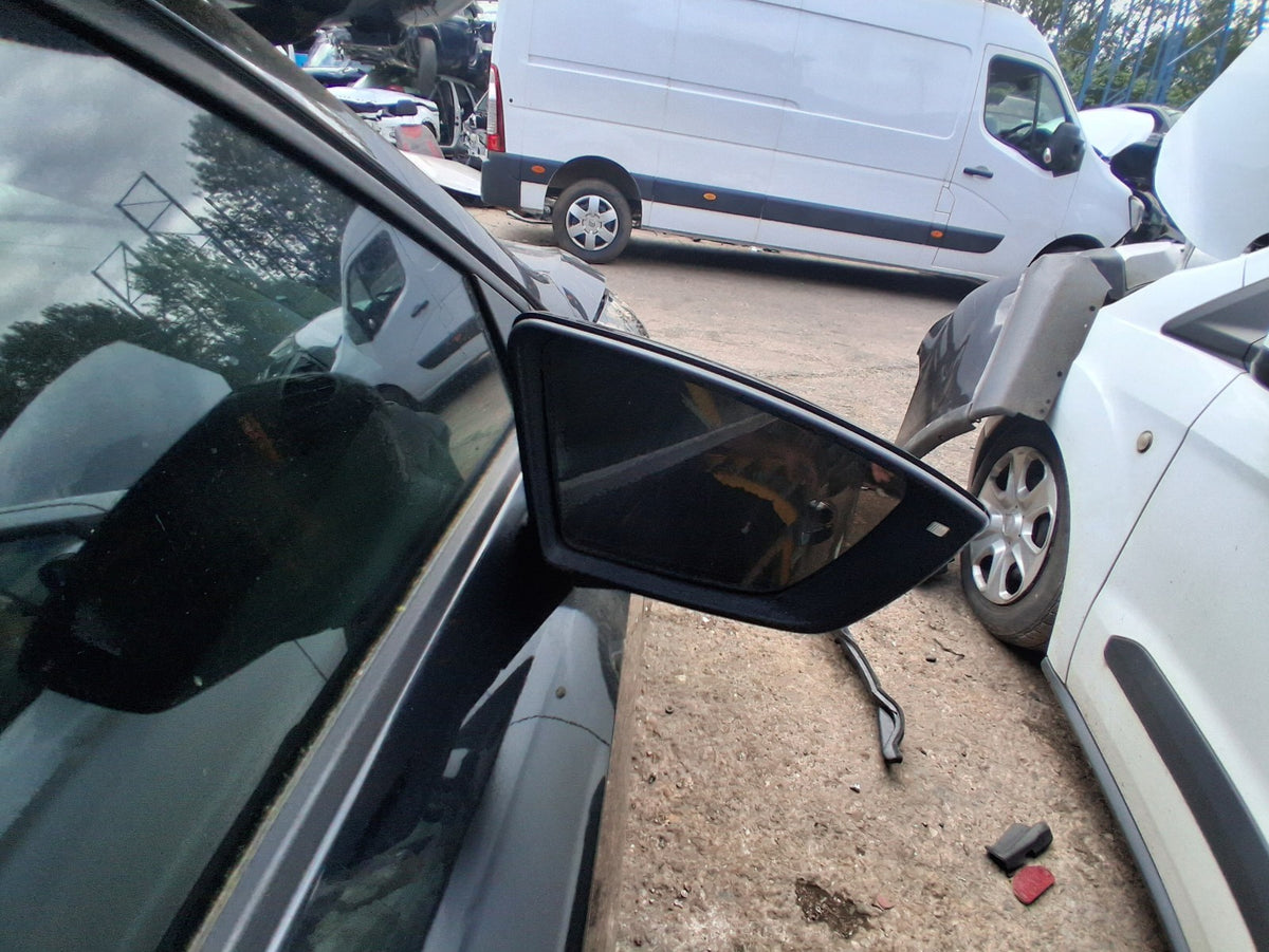 2015 SEAT LEON FR MK3 OSF DRIVER SIDE FRONT WING MIRROR MIDNIGHT BLACK LY9T