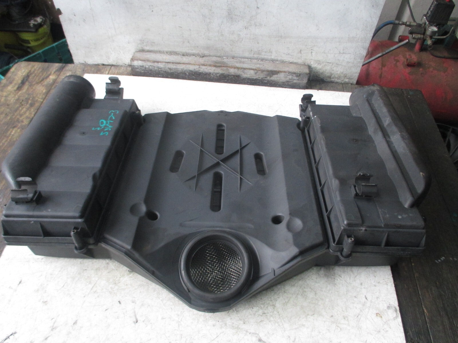 MERCEDES BENZ E CLASS W211 2003 ENGINE COVER AIT FILTER A1120901101