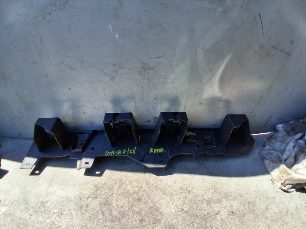 VAUXHALL CORSA F 2021 REAR BUMPER CENTRE MOUNTING BRACKET 39167902