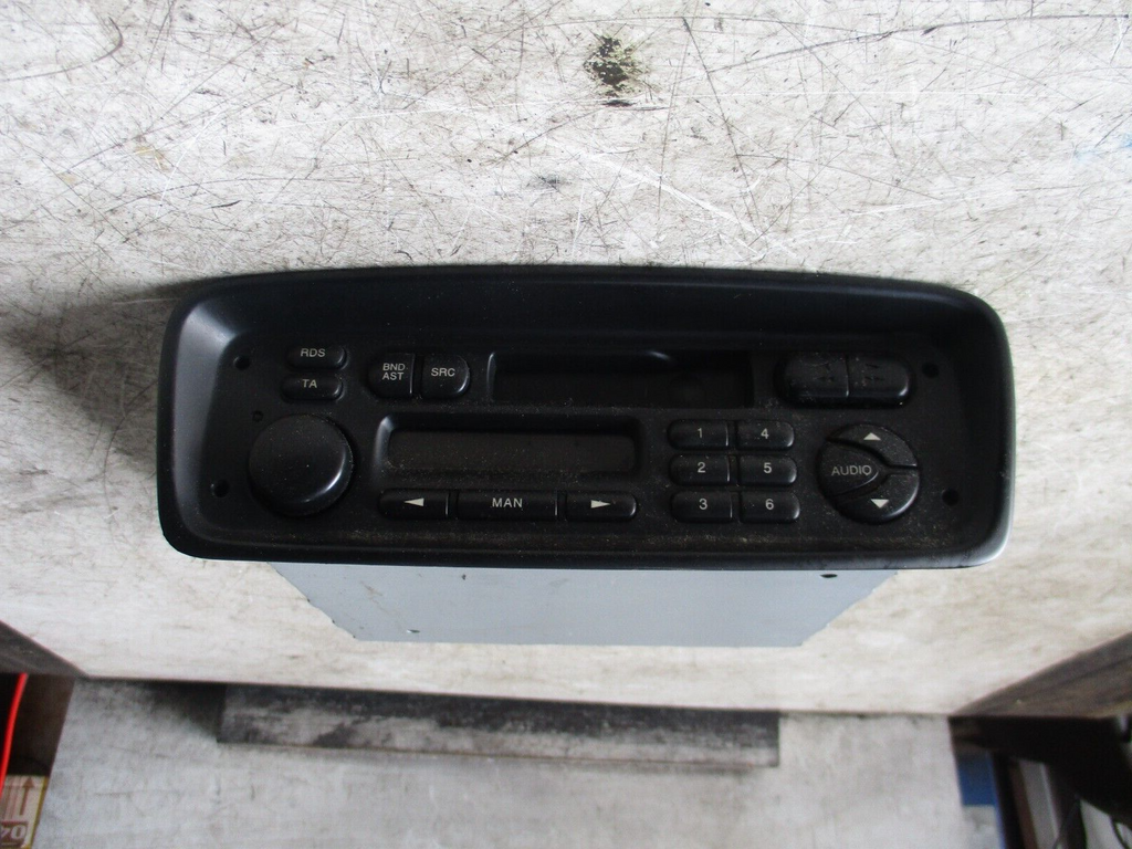 PEUGEOT 206 2006 RADIO CD PLAYER STEREO HEAD UNIT 9641523080