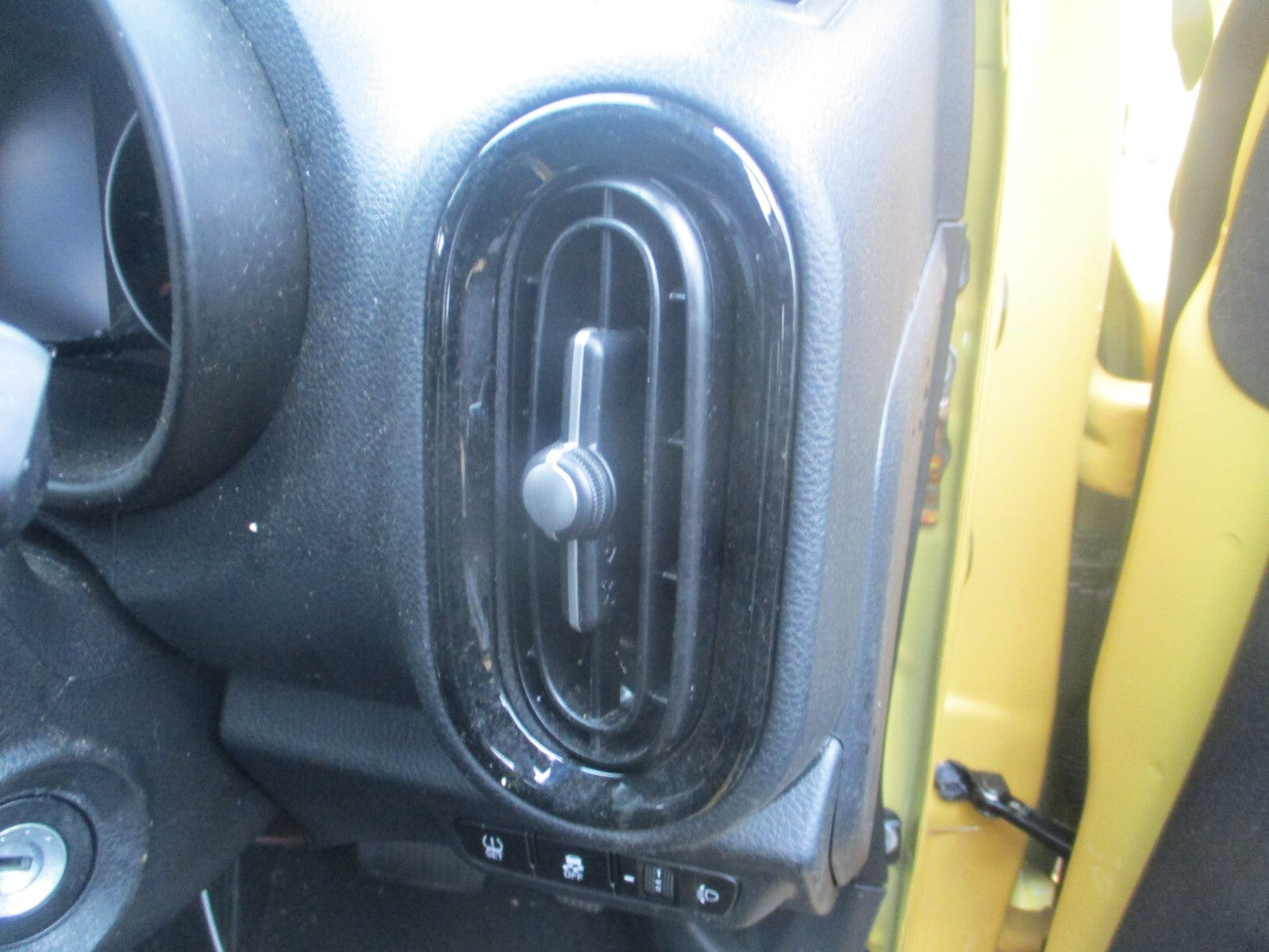 2023 KIA PICANTO MK3 JA OSF DRIVER SIDE FRONT DASHBOARD AIR VENT
