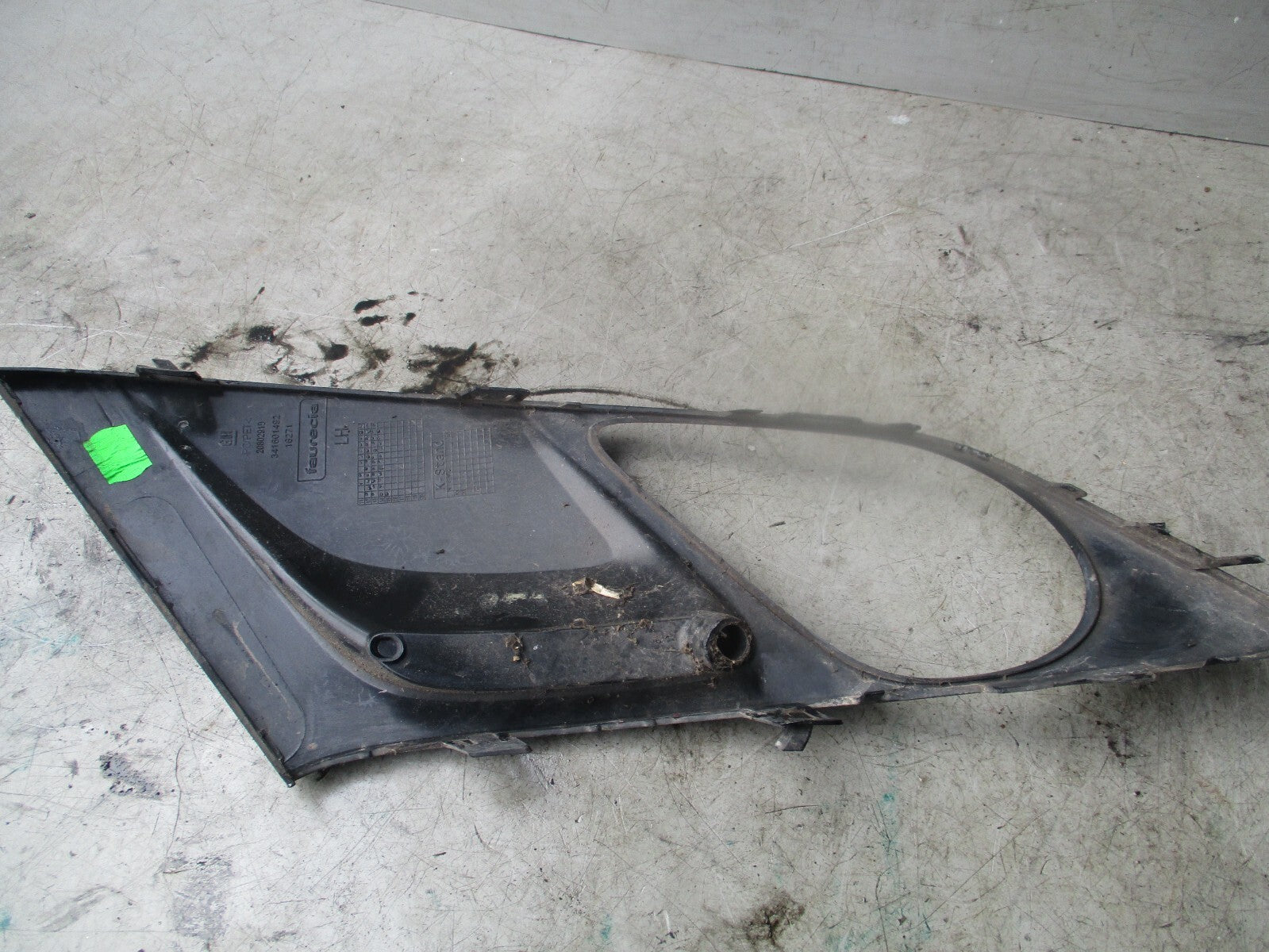 2012 VAUXHALL ZAFIRA FRONT LEFT BUMPER GRILL 20802919