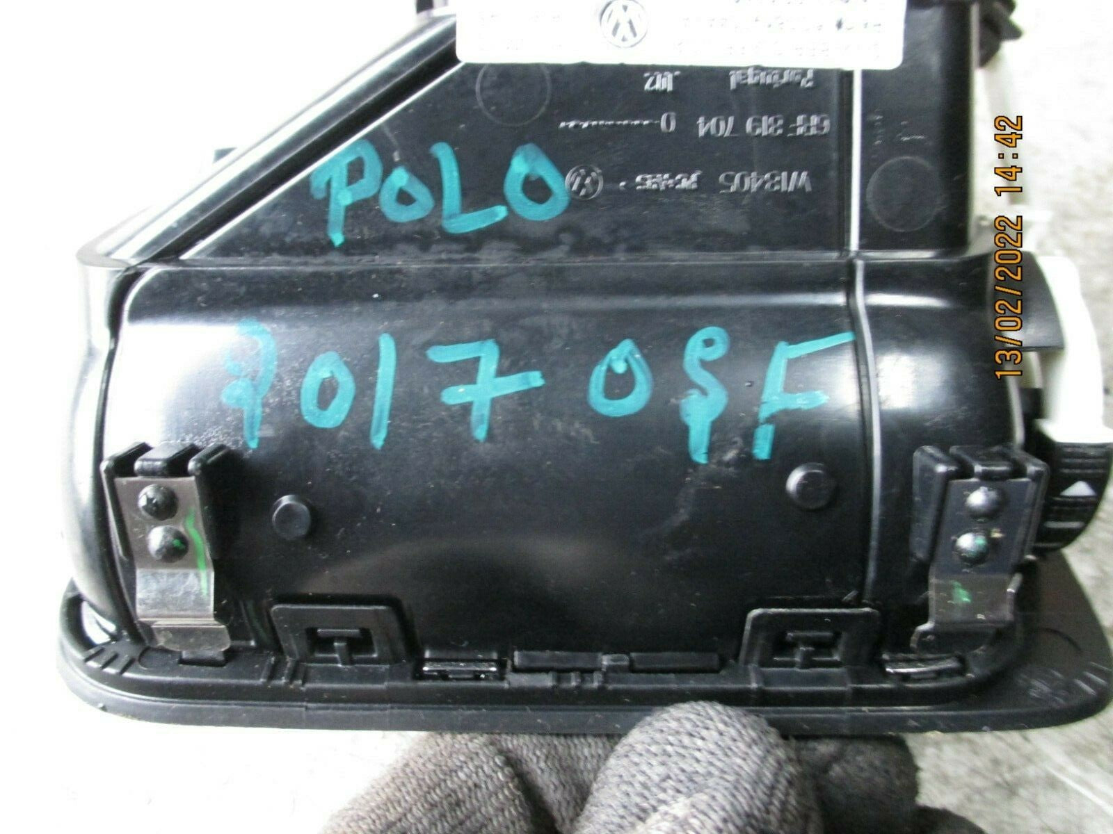 VOLKSWAGEN POLO 2017 MK6 AW OSF FRONT DRIVER SIDE AIR VENT 6C0819704