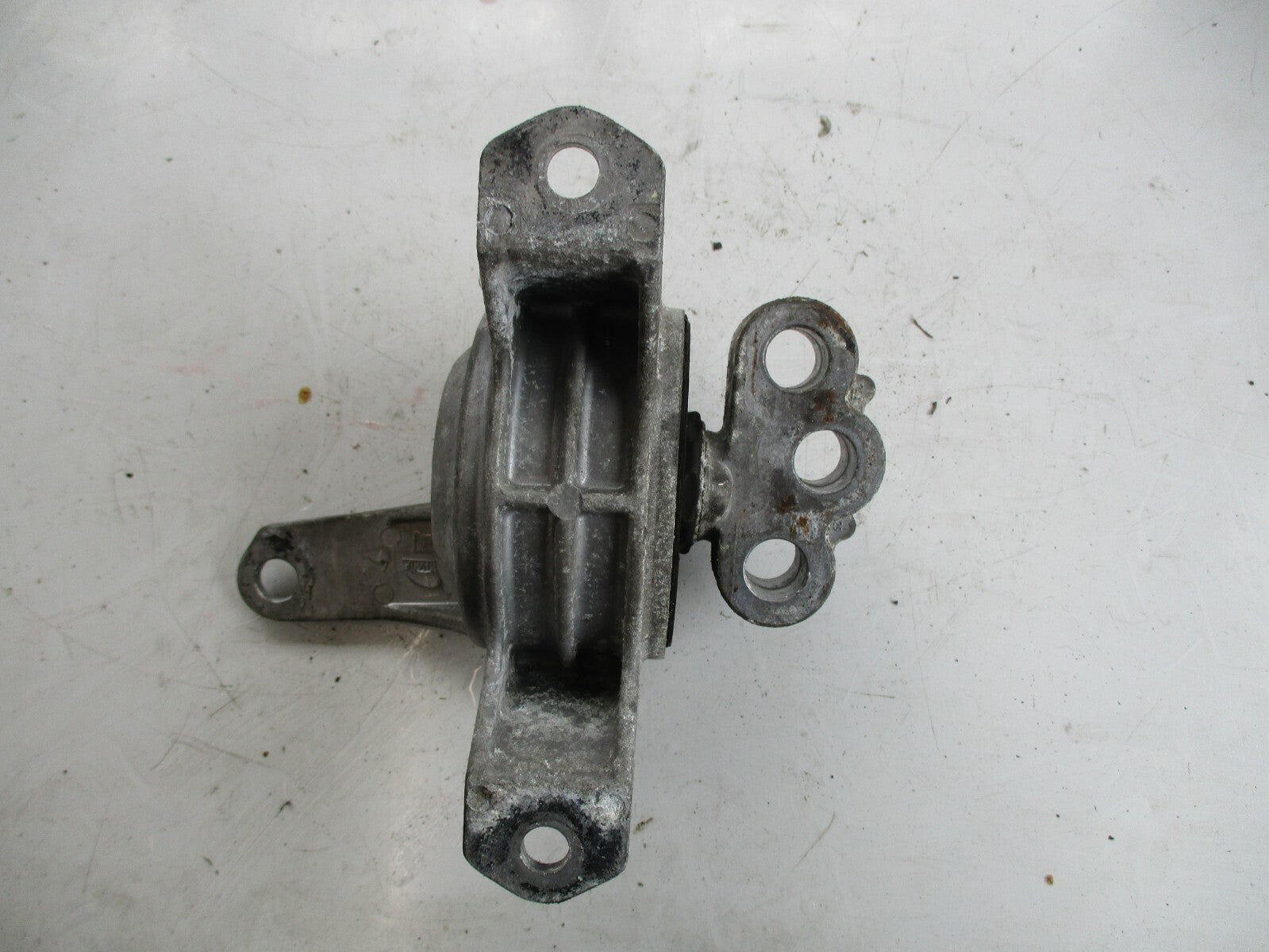VAUXHALL ASTRA H MK5 OS DRIVERS SIDE ENGINE MOUNT 13125637